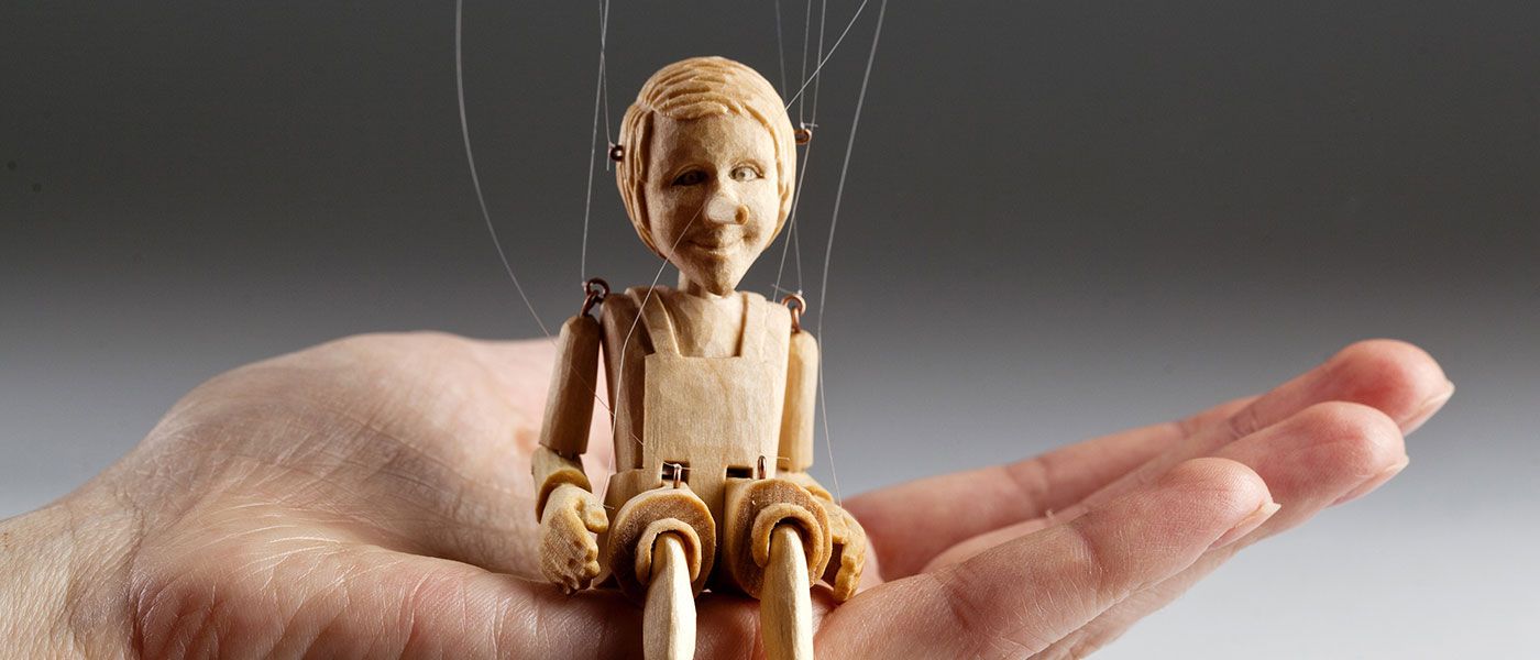 The smallest marionettes in the world by Vladislav Boruta